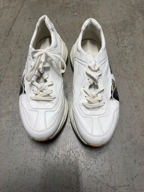 Gucci White Leather Low-Top Sneakers with Side Patch